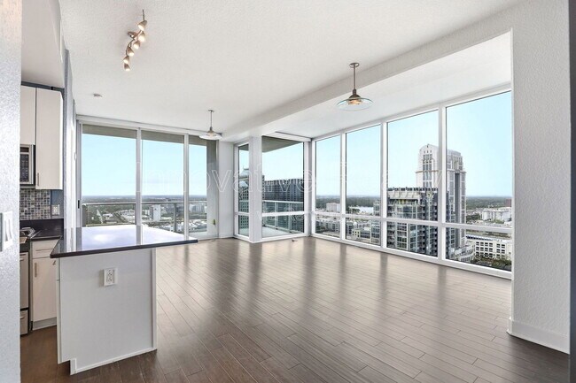 Building Photo - 150 E Robinson St