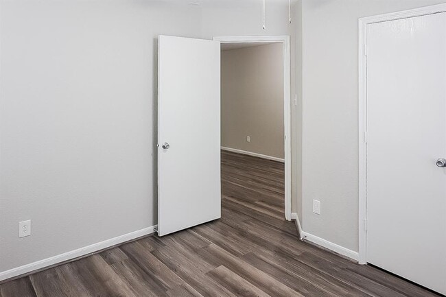 Building Photo - 8122 Arrington Forest Ln