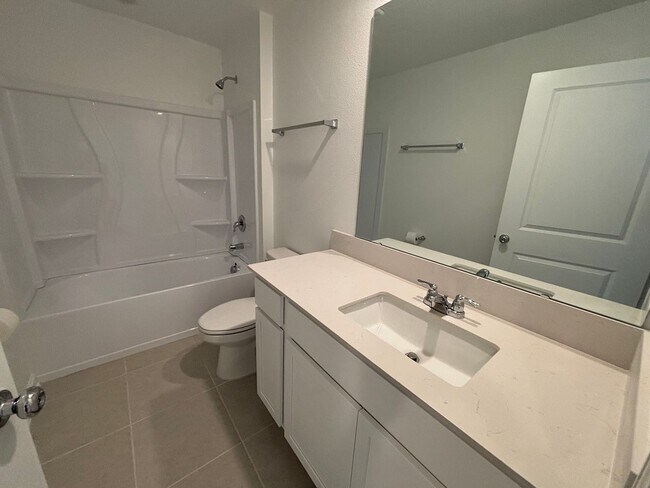 Building Photo - Beautiful Updated Home