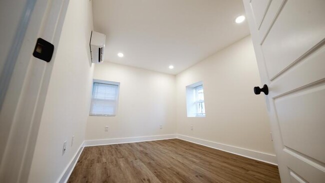 Building Photo - 6832 Ridge Ave