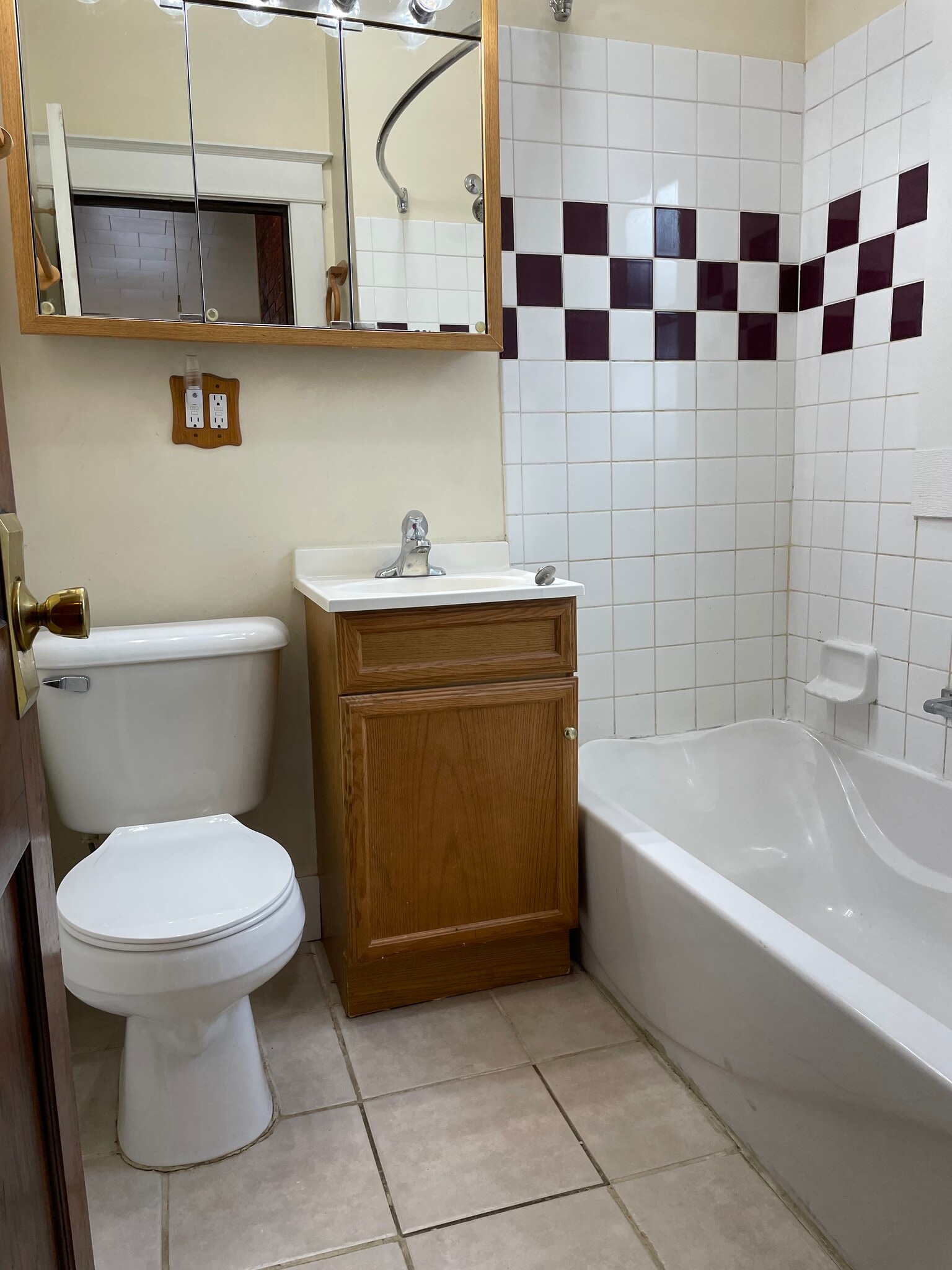 Building Photo - 1042 Main St