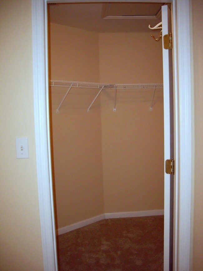 Building Photo - 1043 Winter Ln