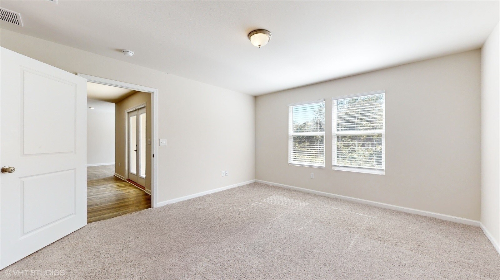 Building Photo - 400 Whispering Creek Ave