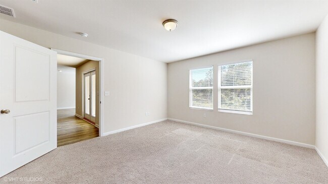 Building Photo - 400 Whispering Creek Ave