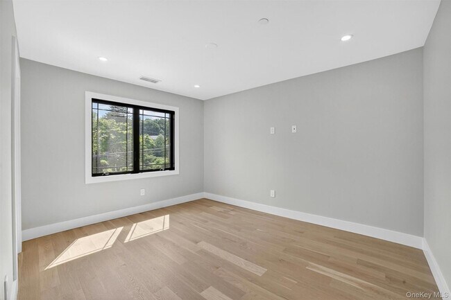 Building Photo - 23 Hudson Ave