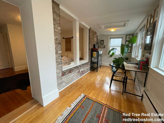 Building Photo - 7 Riverside Pl