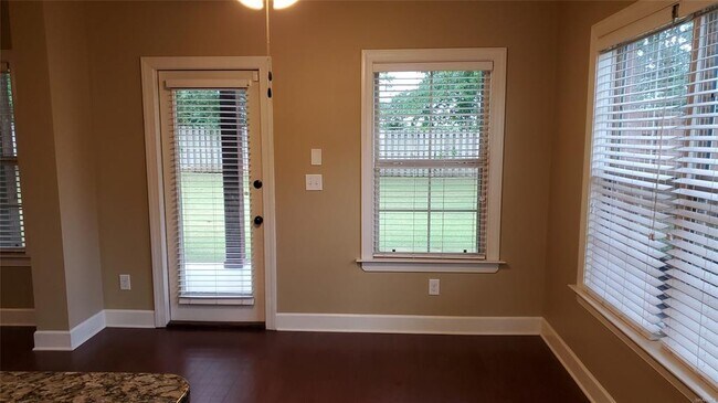 Building Photo - 3718 Weston Pl