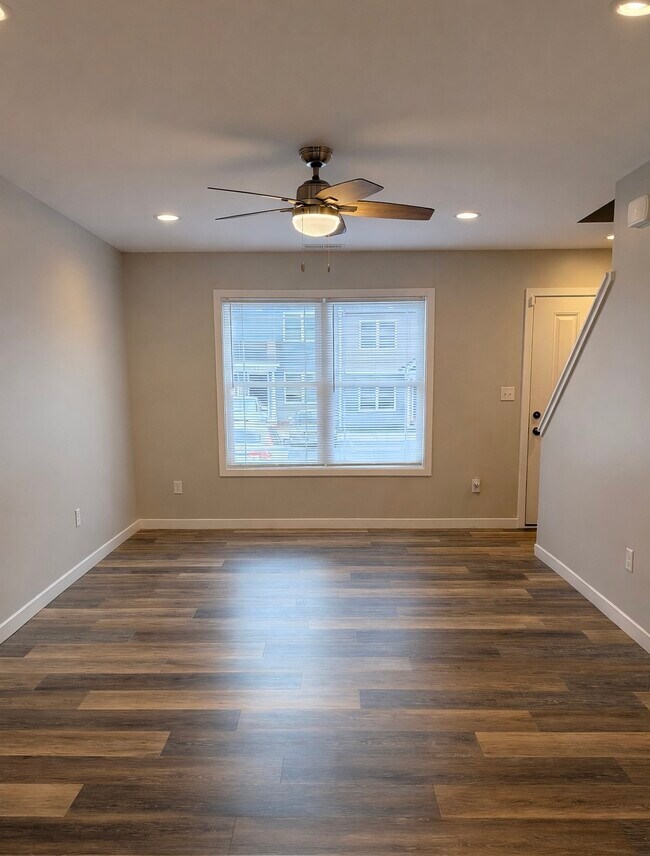 Building Photo - Staunton Apartments 301-314