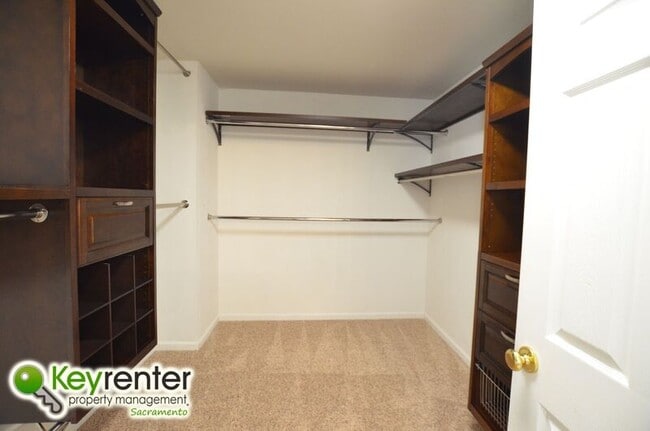 Building Photo - 1845 Ardfern Way
