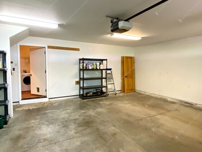 Building Photo - West Hills Gem with Timeless Charm and Mod...