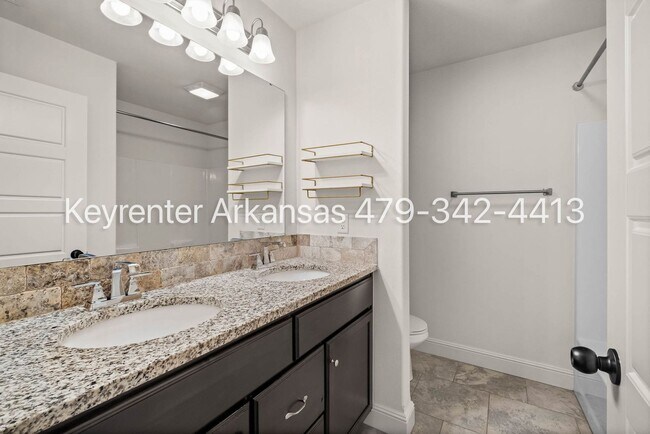 Building Photo - Bentonville living | 4bed 2bath
