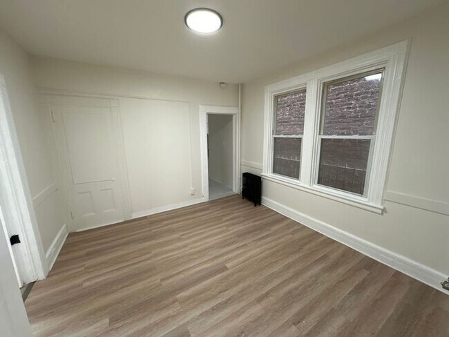 Building Photo - 145 Park Ave