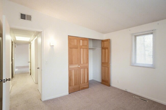 Building Photo - 500 Eldora Ln