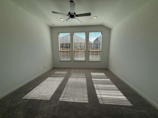 Building Photo - This beautifully designed Garnet floorplan by Lennar offers a functional single-story layout with...