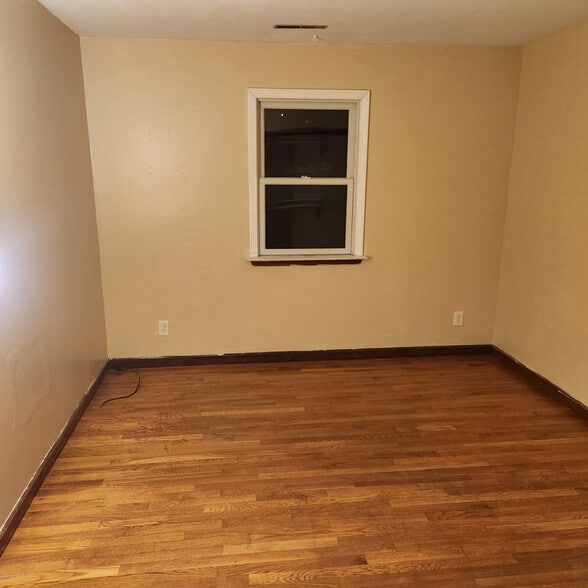 Building Photo - 7 Bryson Ave