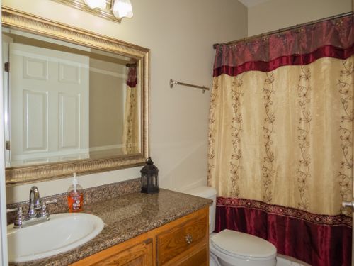 Building Photo - 617 E School St