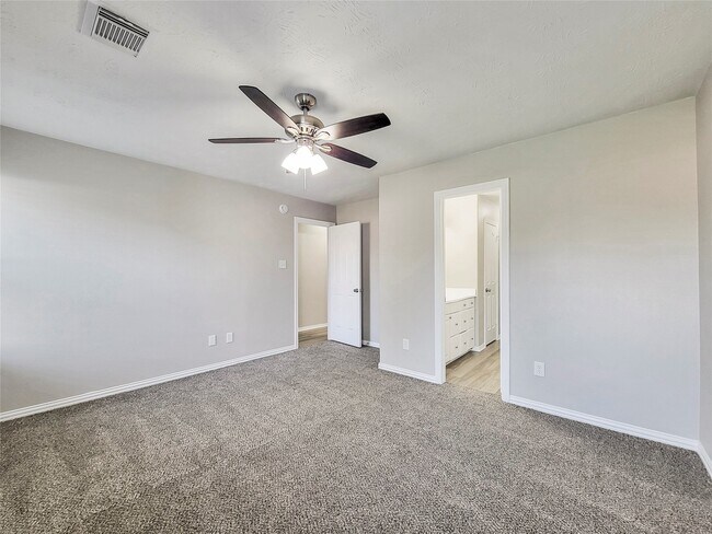 Building Photo - 24314 Strong Pine Dr