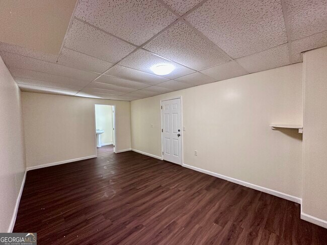 Building Photo - 3713 Crescent Hill Ln