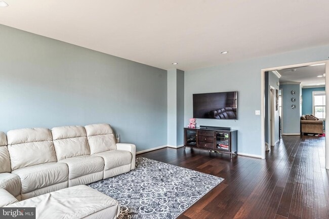 Building Photo - 23638 Sailfish Square