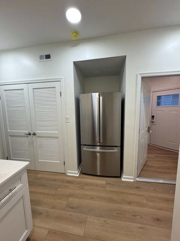 Building Photo - 4485 Ocean View Ave