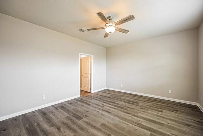 Building Photo - 15815 Spruce River Ct