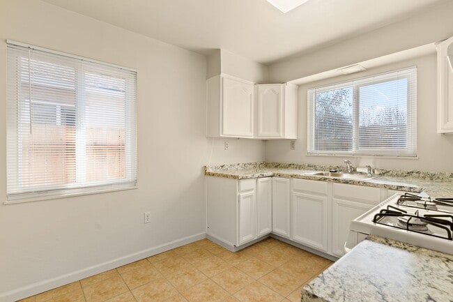 Building Photo - Renovated 3 Bd House in San Lorenzo Village w/ Large Yard Near Schools