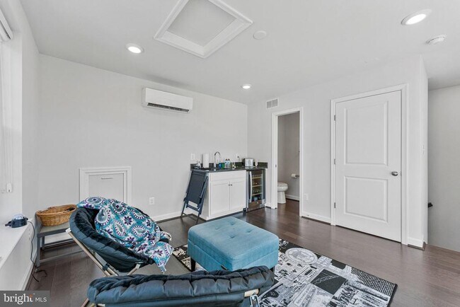 Building Photo - 4402 Fair Lakes Ct
