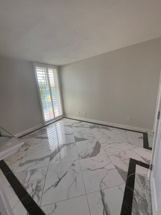 Building Photo - 42415 Rancho Las Palmas Dr