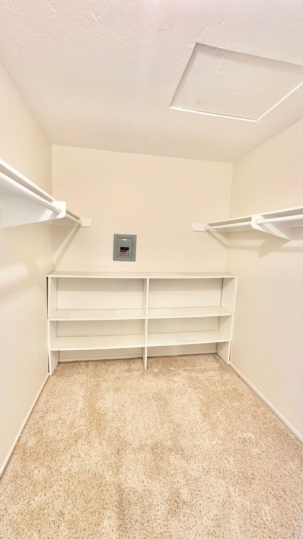 Building Photo - Spacious Two-Story Home with Three-Car Att...