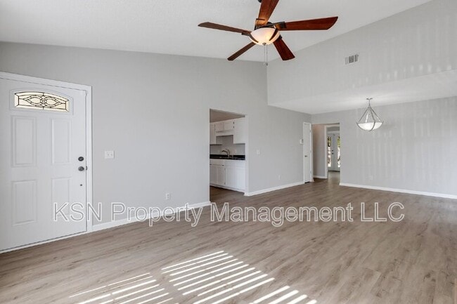 Building Photo - 129 Finn Cir