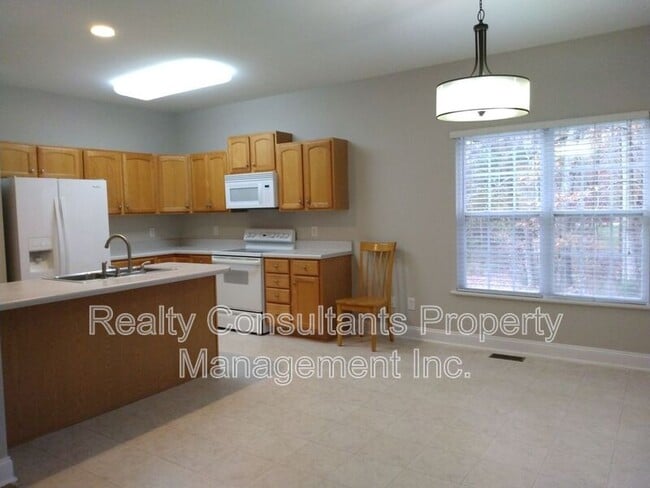 Building Photo - 7106 Holly Glen Ct