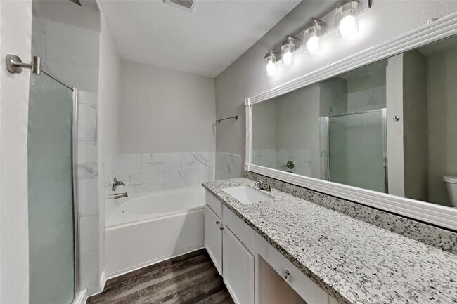 Building Photo - 11818 Sandy Stream Dr