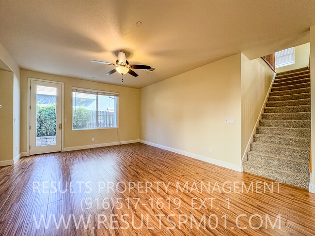 Building Photo - 3 bedroom Lincoln Home in Gated Community