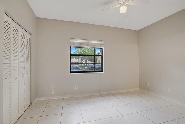 Building Photo - 401 SW 158th Terrace