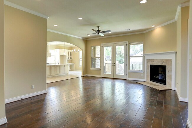Building Photo - 5203 Beechnut St