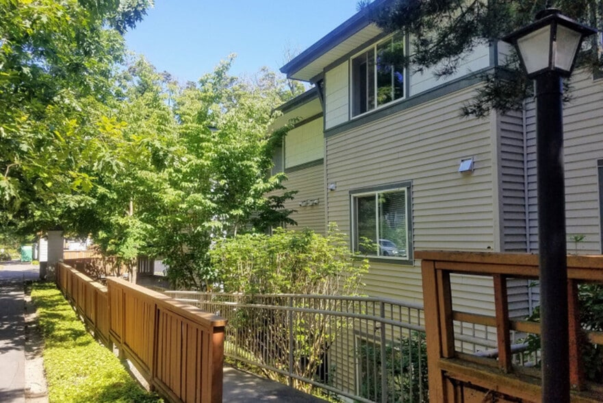 Building Photo - 4760 21st Ave NE