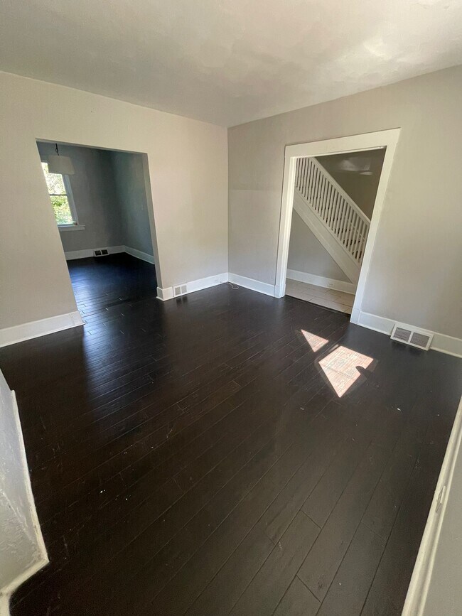 Building Photo - 1528 Methyl St