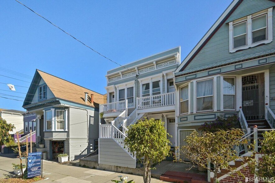 Building Photo - 1077 Hampshire St