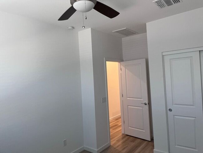Building Photo - TOWN HOME WITH COMMUNITY POOL , GATED COMMUNITY in GILBERT!