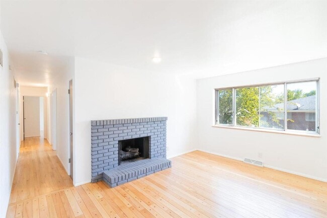 Building Photo - 9724 Brookmere Dr