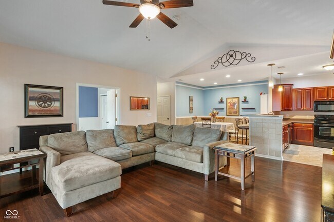 Building Photo - 4320 Hamilton Way