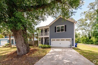 Building Photo - 3 Bedroom 2.5 Bath Single Family Home in F...