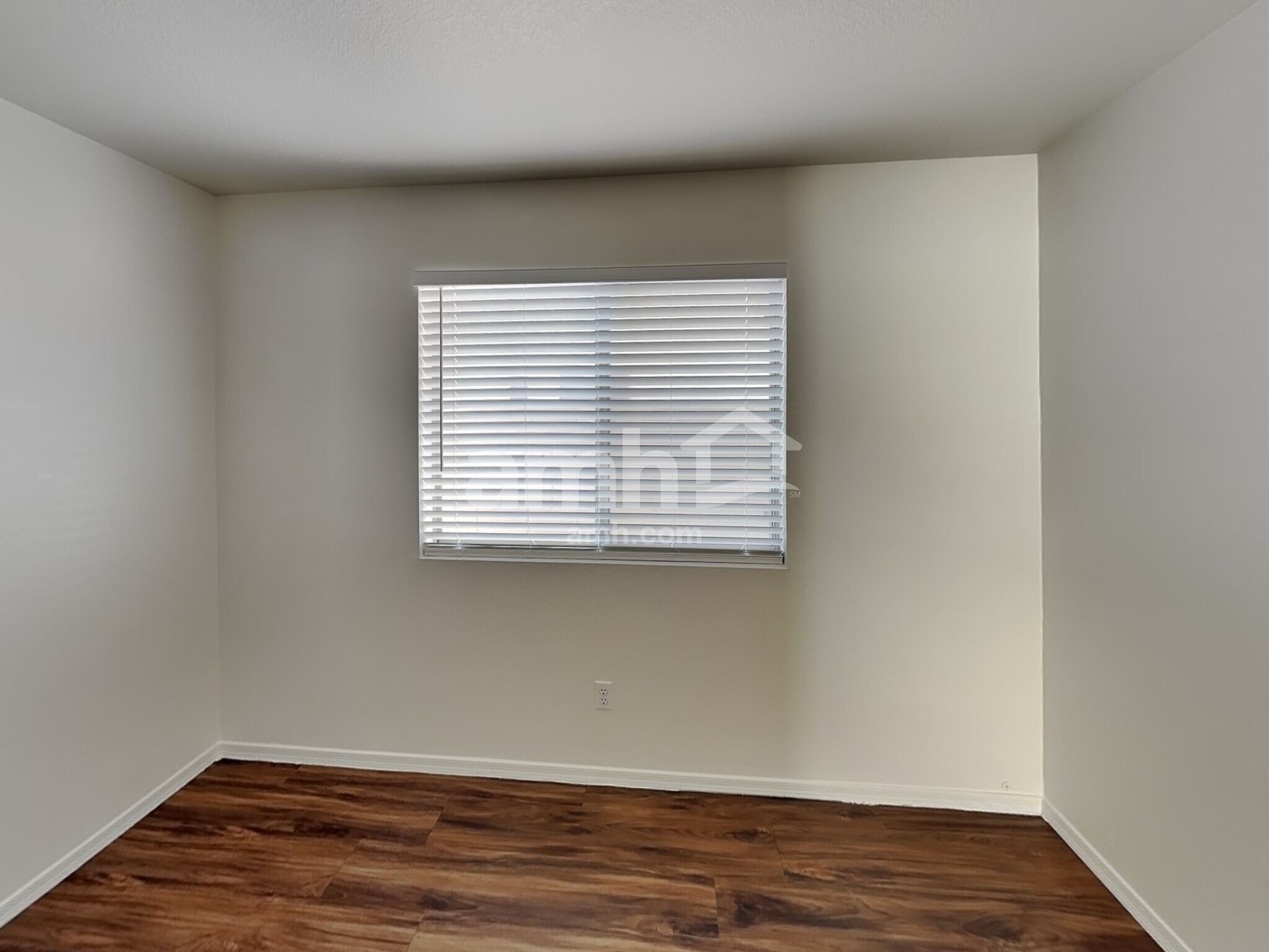 Building Photo - 2037 N 107th Dr