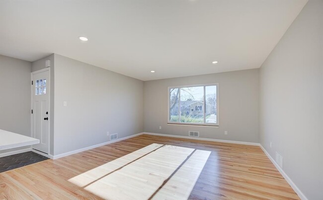 Family Room - 14060 Cloverdale St