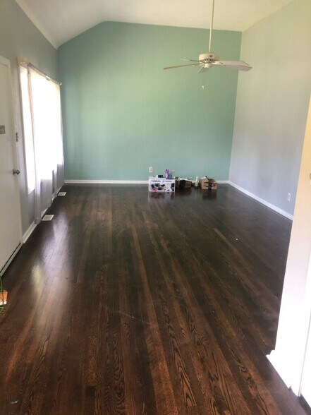 Building Photo - 301 Pepper Mill Ct