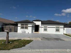 Building Photo - 11421 SW 145th Ave