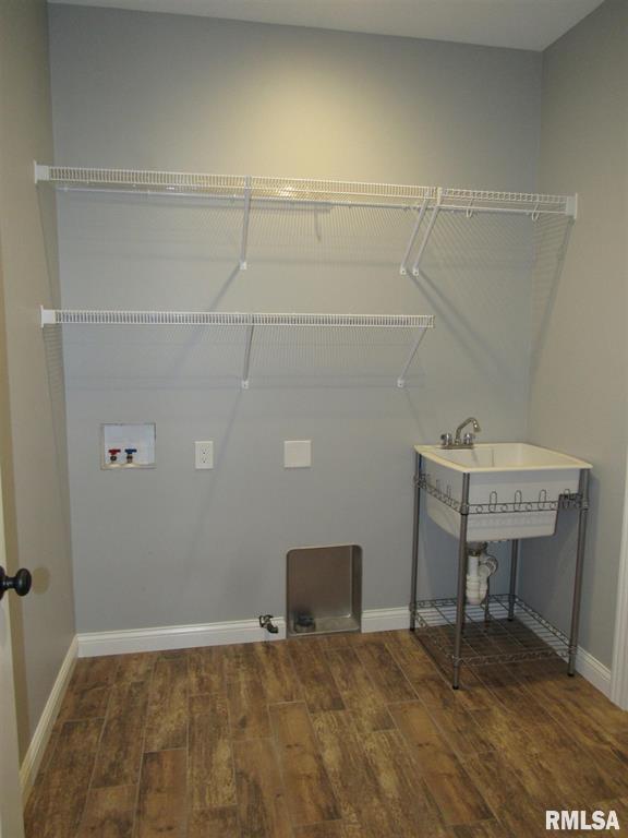 Building Photo - 1659 Celtic