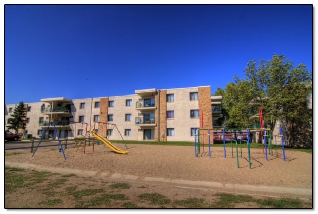 Play Area - Lincoln Estates Apartments