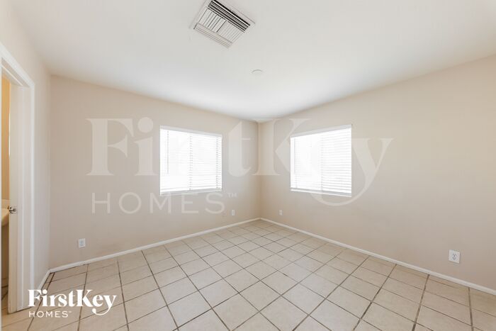 Building Photo - 11740 N 80th Dr