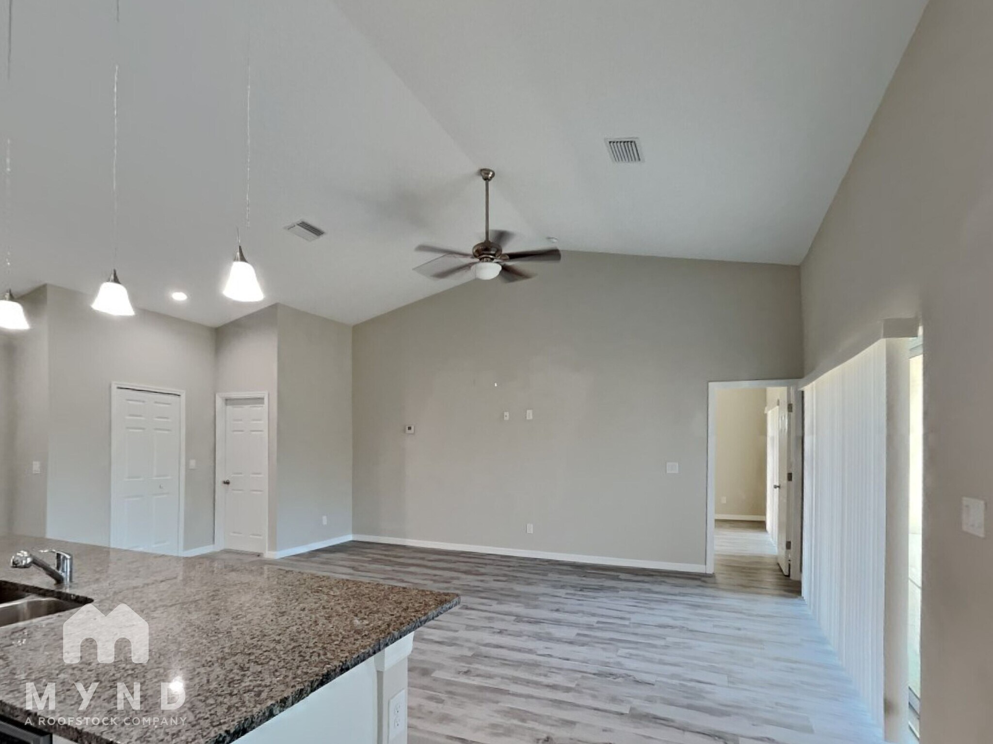 Building Photo - 7423 W Cameo Cir